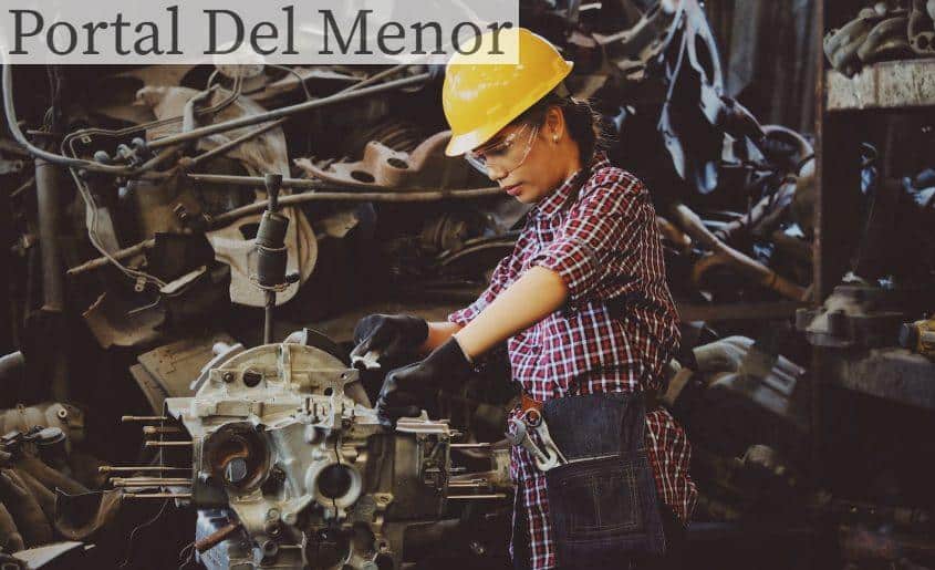 mujer haciendo ingenieria para franquicias